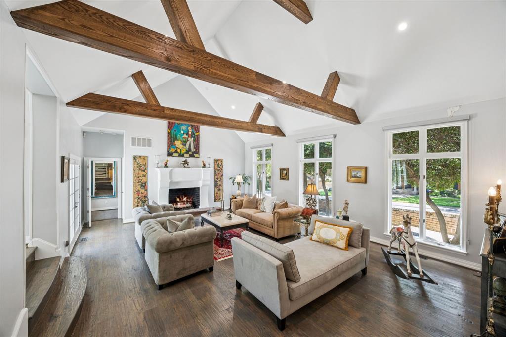 9217 Moss Trail