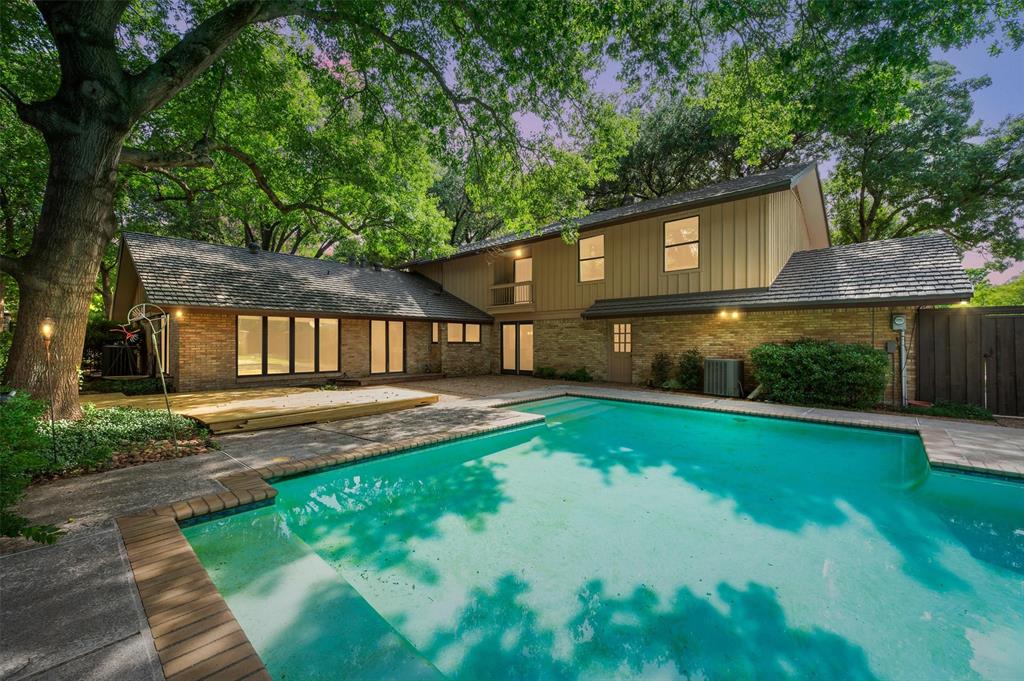 3909 Courtshire Drive