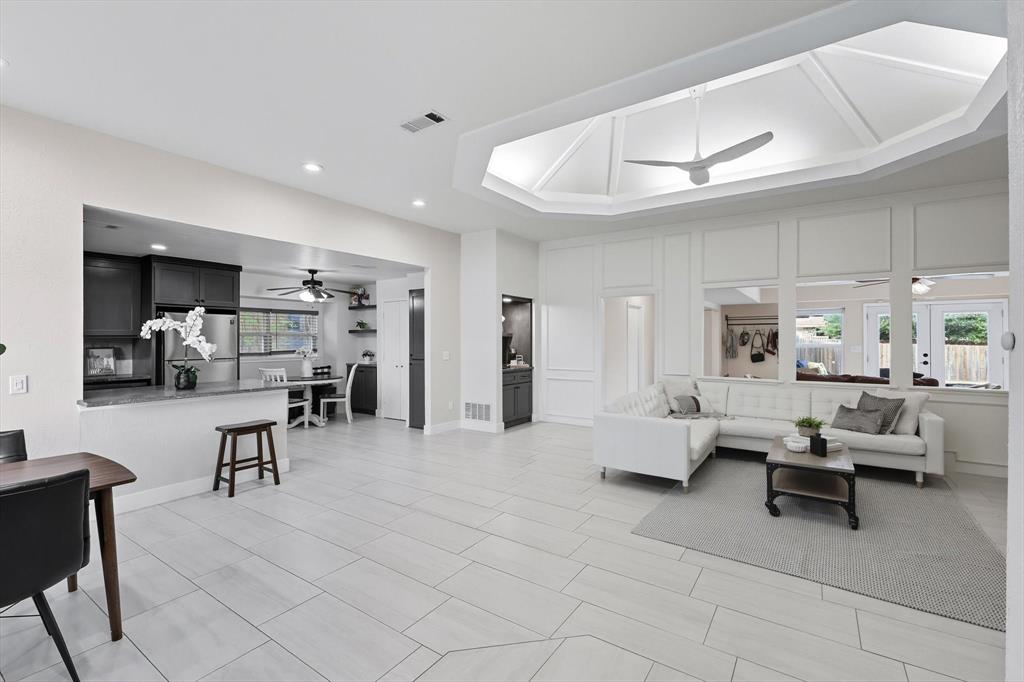2901 Crow Valley Trail