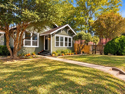Photo of 1104 Park Street, Greenville, TX 75401 (MLS # 21420173)