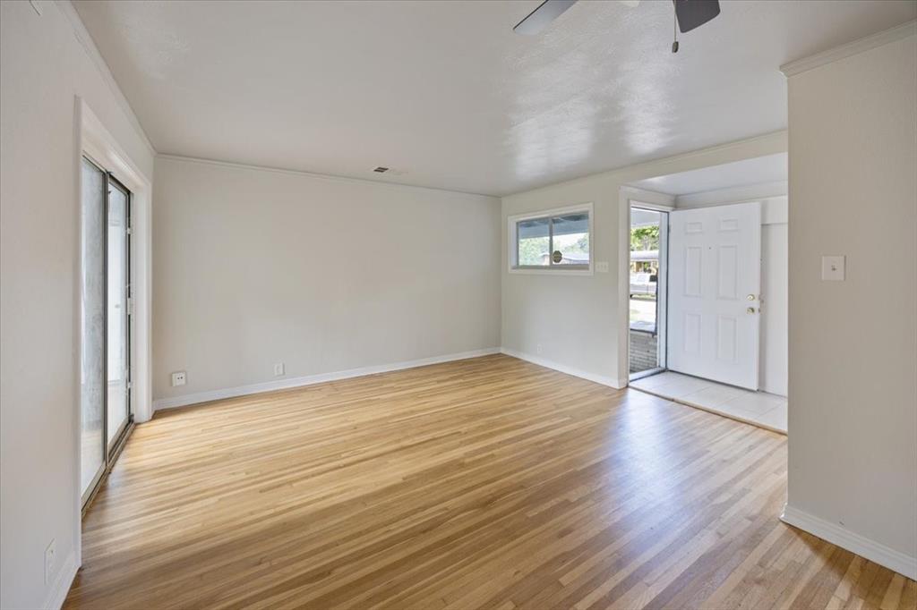 2116 Marilyn Lane
