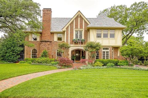 2424 Medford Court W Fort Worth TX 76109