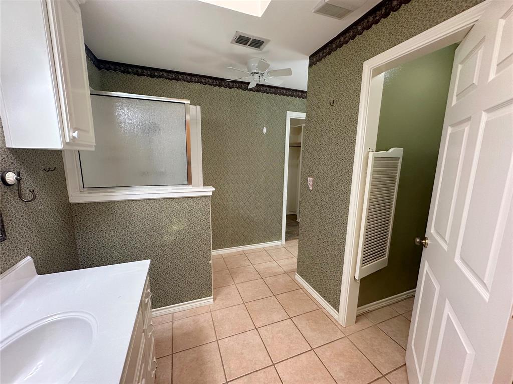 J E White Surv Abs #610 - Residential