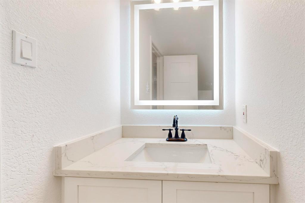 Holland Ave Condo 4015-4025 - Residential