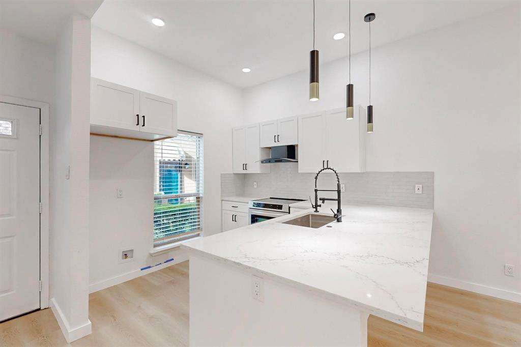 Holland Ave Condo 4015-4025 - Residential