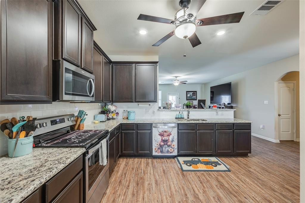 Crowley, Texas 76036, United States, 3 Bedrooms Bedrooms, ,2 BathroomsBathrooms,Residential,Active,247393