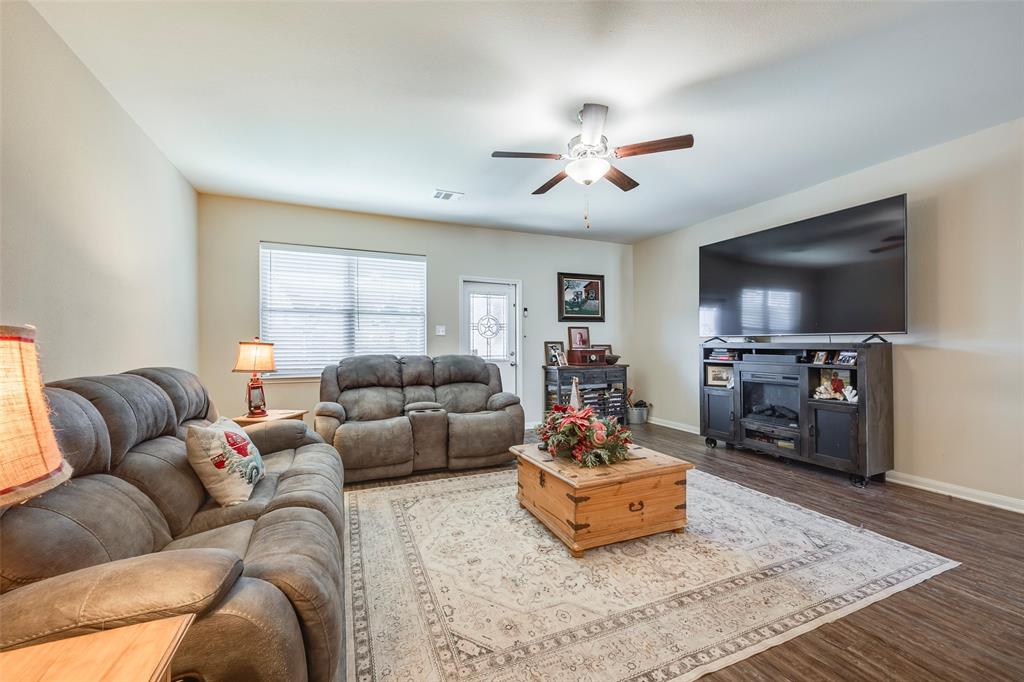 Crowley, Texas 76036, United States, 3 Bedrooms Bedrooms, ,2 BathroomsBathrooms,Residential,Active,247393