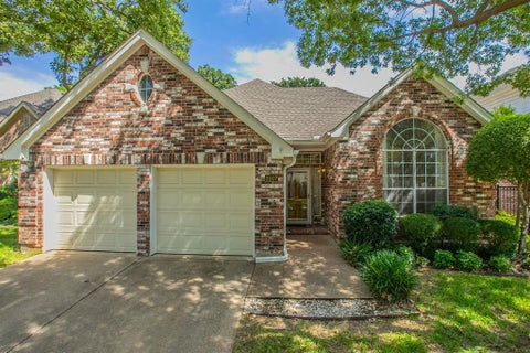 Photo of 3107 Lake Oak Drive, Arlington, TX 76017 (MLS # 21368372)