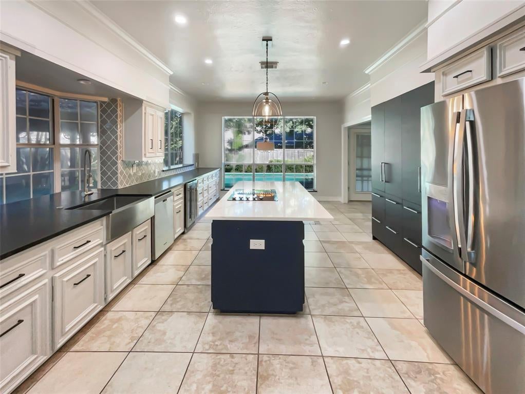6804 Savannah Lane
