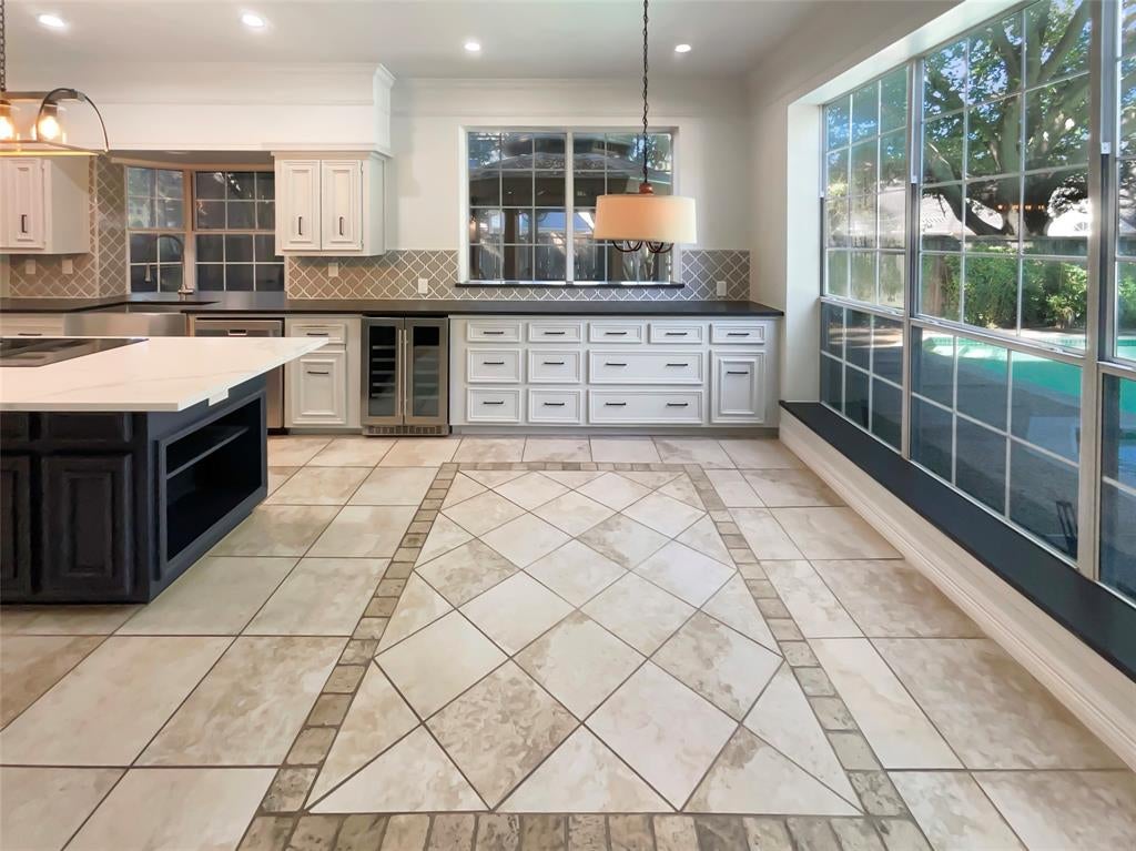 6804 Savannah Lane