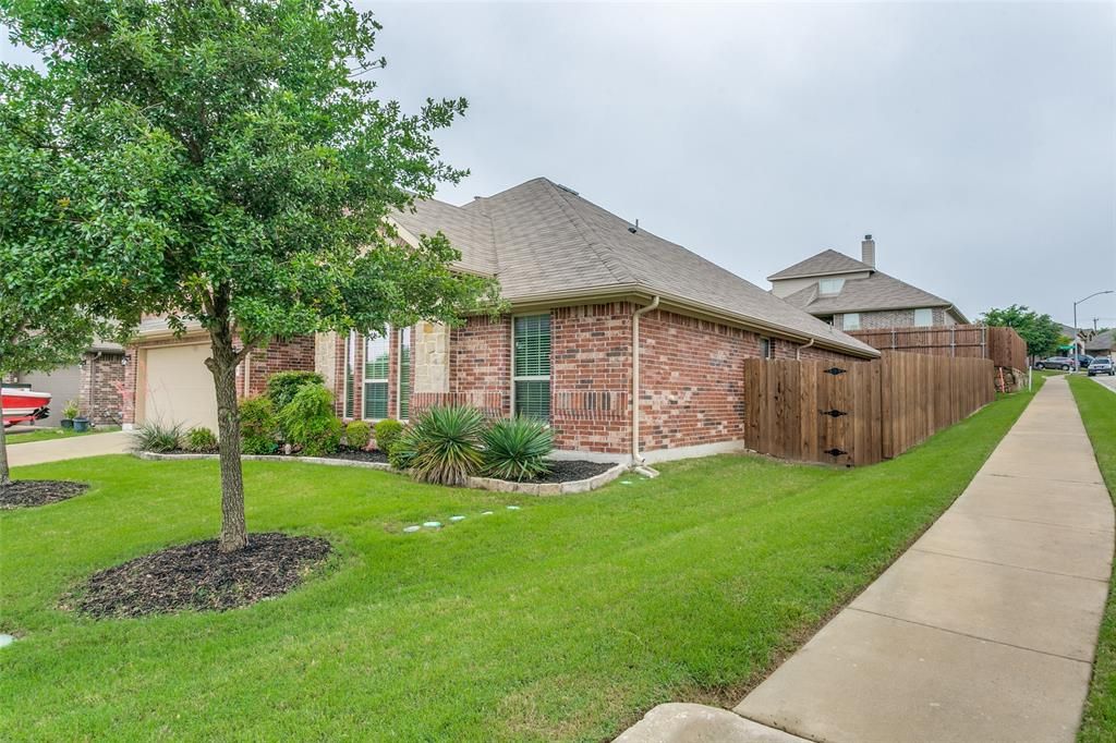 Photo of 2100 Sierra Pelada Drive, Fort Worth, TX 76131 (MLS # 21253263)
