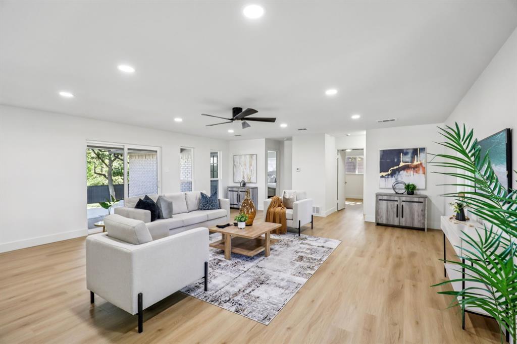 Arlington, Texas 76012, United States, 4 Bedrooms Bedrooms, ,3 BathroomsBathrooms,Residential,Active,237930