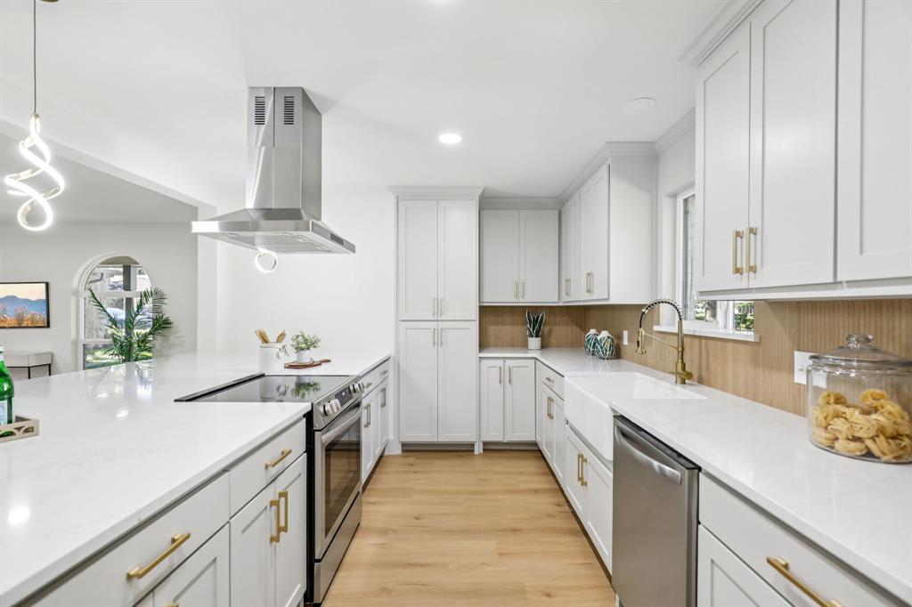 Arlington, Texas 76012, United States, 4 Bedrooms Bedrooms, ,3 BathroomsBathrooms,Residential,Active,237930