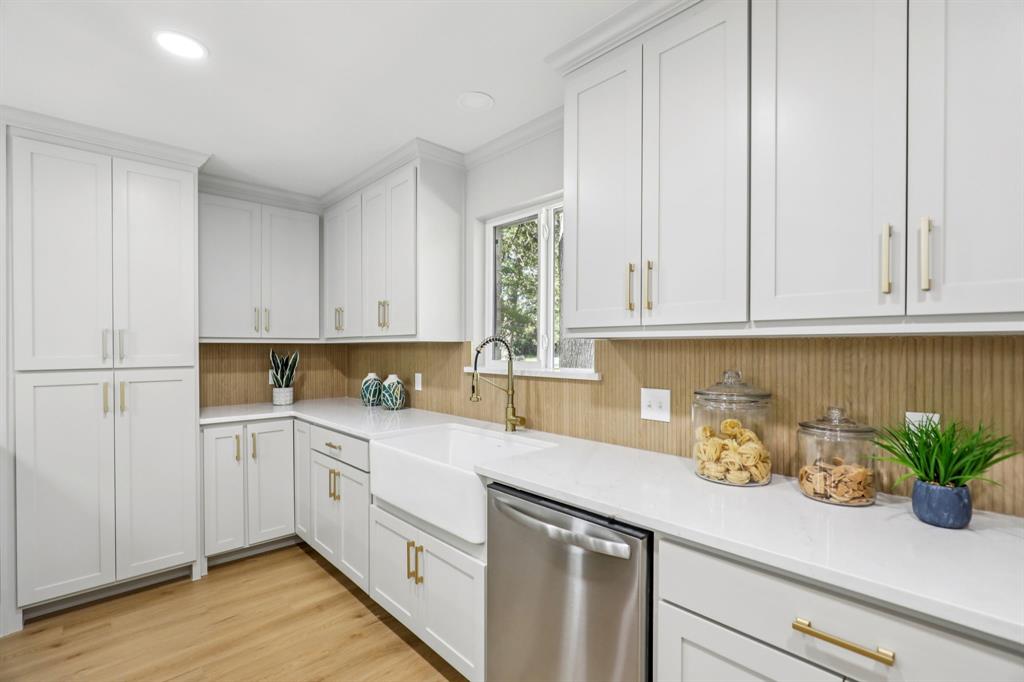 Arlington, Texas 76012, United States, 4 Bedrooms Bedrooms, ,3 BathroomsBathrooms,Residential,Active,237930