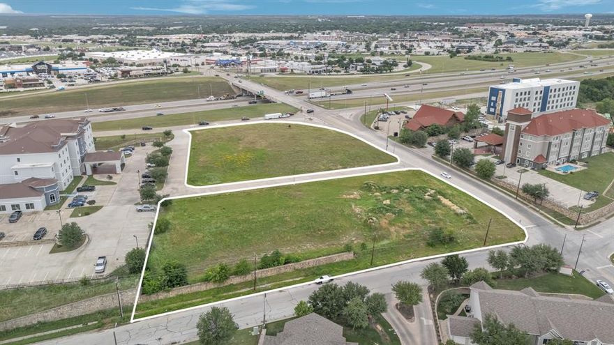 3.007 Acres of corner commercial land ready to be developed. Road frontage of NW HWY 820 and Quebec in Lake Worth. Two lots Cana be sold together or just the front corner lot. Zoned Intensive Commercial.