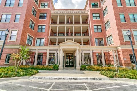 Photo of 350 Central Avenue #304, Southlake, TX 76092 (MLS # 21150886)