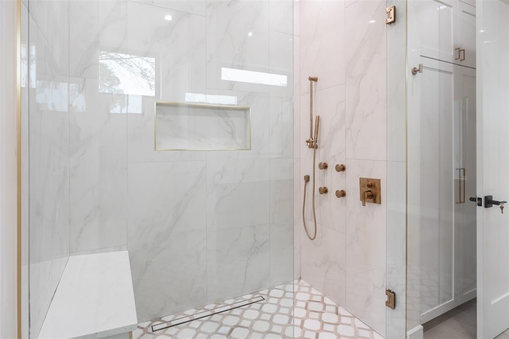 Mantle Manors - Residential