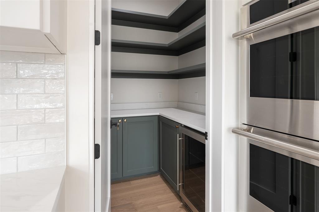 Mantle Manors - Residential