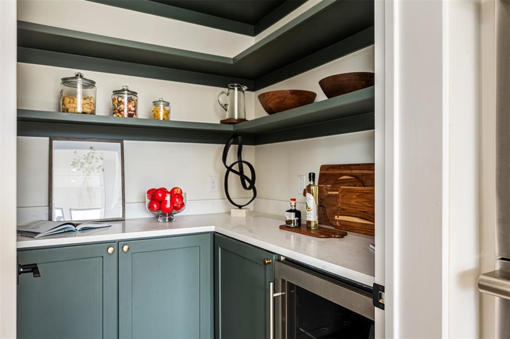 Mantle Manors - Residential