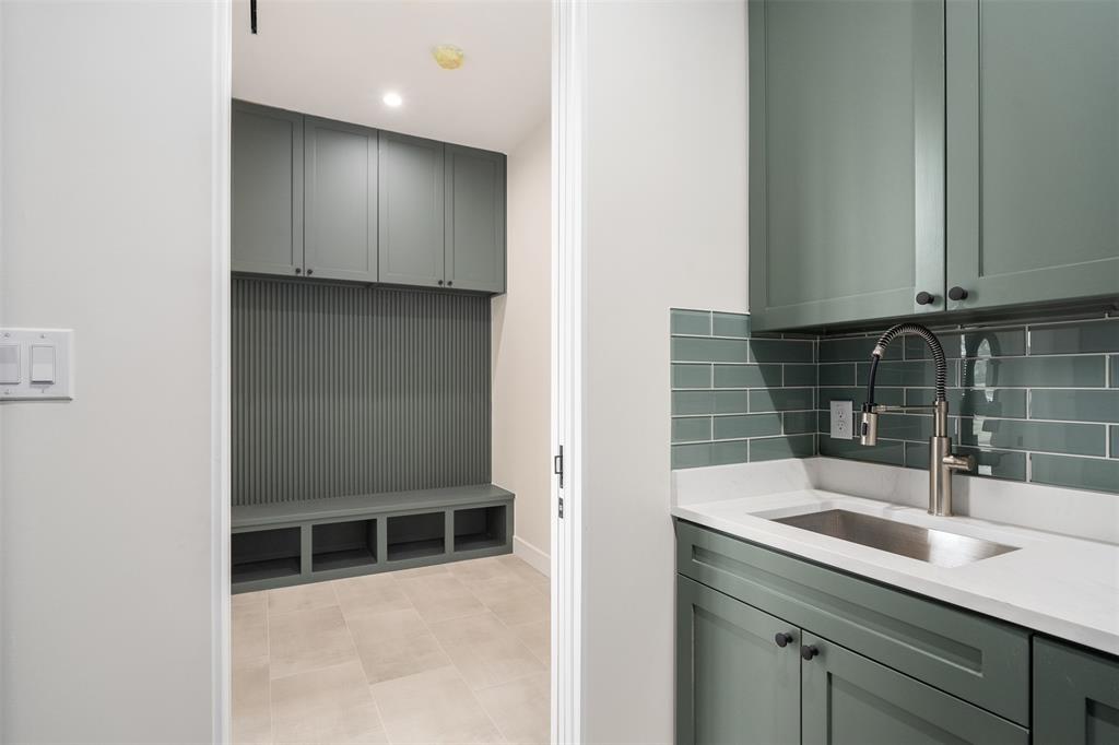 Mantle Manors - Residential