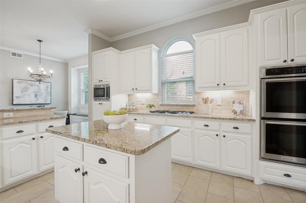 3118 Woodland Heights Circle