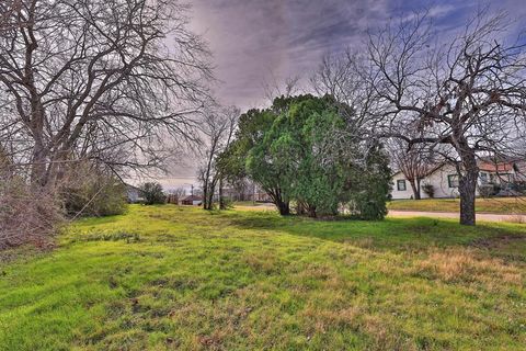 Photo of 5437 Houghton Avenue, Fort Worth, TX 76107 (MLS # 21322732)