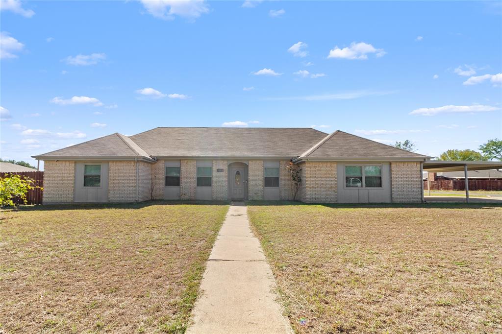 Photo of 1000 La Villeta Street, Mexia, TX 76667 (MLS # 21420492)