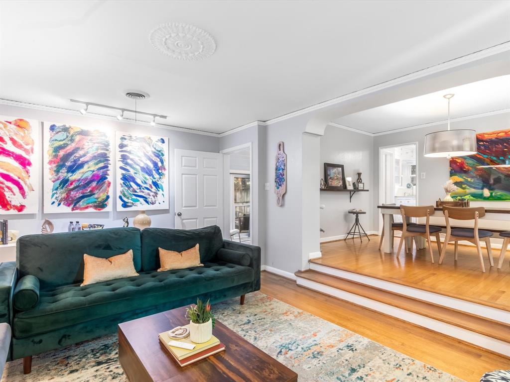 315 N Montreal Avenue