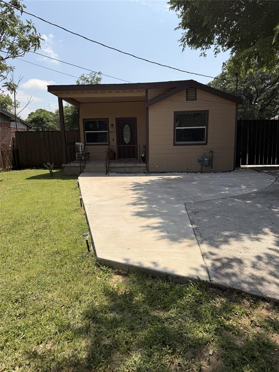 2212 Harris Lane