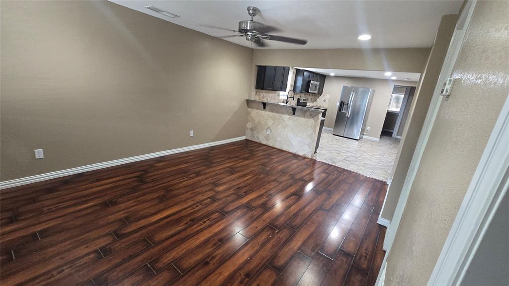 2212 Harris Lane