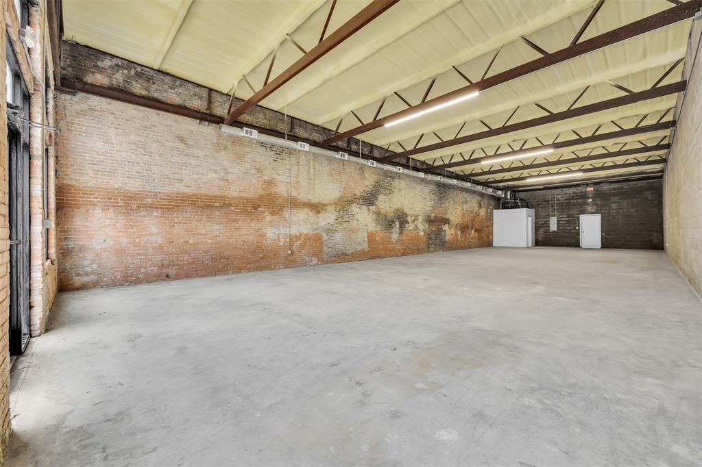 114 E Calhoun Street