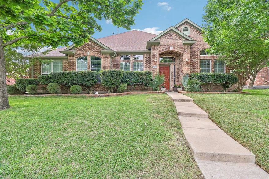 Beautiful single-story home with stunning curb appeal! Hardwood floors flow throughout the dining room, family room, office, and all bedrooms, while soaring ceilings create an open and airy feel. The gourmet kitchen features a spacious center island, updated KitchenAid appliances, including double ovens, and a brand-new 2026 gas cooktop—perfect for cooking and entertaining.

Fresh 2026 updates include new interior and exterior paint, as well as brand-new sod.

The primary suite easily accommodates king-size furniture and features two walk-in closets. The thoughtfully designed bedroom layout offers added privacy. The primary bathroom includes dual sinks, a separate shower, and a relaxing garden soaking tub.

Step outside to your own private backyard oasis, complete with a pool and meticulously maintained landscaping—ideal for outdoor living and entertaining.

This home is a must-see!