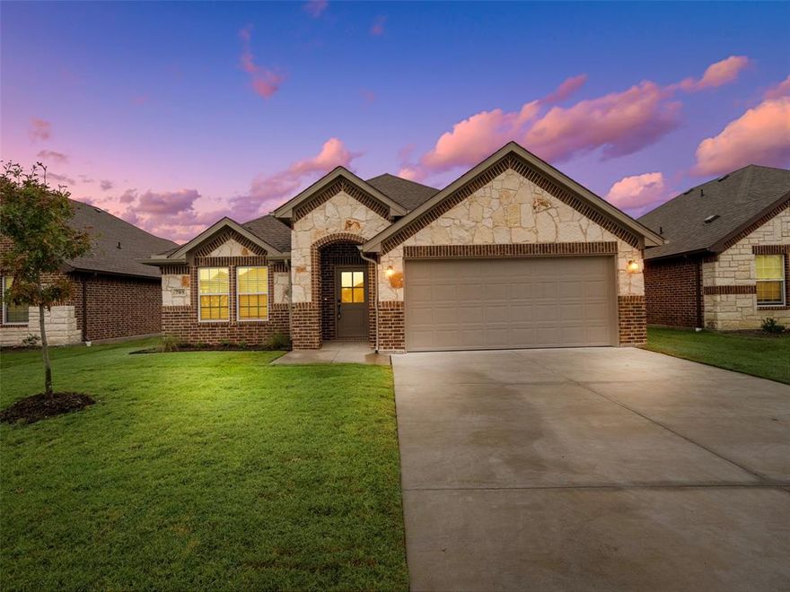 Move In Ready!   Newly completed 3 Bedroom in Stonewood Estates with covered back patio, Wood Vinyl, Granite Countertops, Blinds, Frameless Shower, Sprinklers, Gutters, Wiring for Mounting Tv's, Under Cabinet Lighting, Ceilings Fans in all rooms, Stained Fence and Home Warranty.  Stonewood Estates includes a newly completed Park.  Located just a few minutes from L3 Harris and I-30.  Schedule a walkthrough and come be a part of Greenville's New Premier Neighborhood.