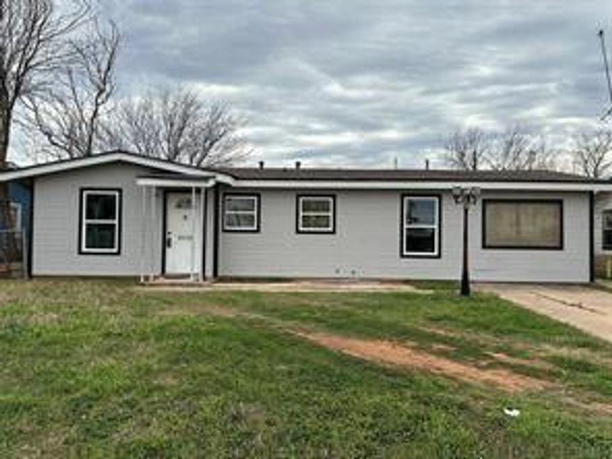Owner Agent--Vacant and easy to show...Will lease till closing for one time move--100% FINANCING AVAILABLE  NEW WINDOWS, COMPLETELY RE SKINNED, EXTERIOR & INTERIOR PAINT & SO MUCH MORE. ALL HARD SURFACE FLOORING W NO CARPET.  HOME WILL BE ABLE TO GO FHA OR VA AND WE ARE FINISHED W REMODEL.BEAUTIFUL, CLEAN AND READY FOR  OCCUPANCY...LOCATED CLOSE TO DYESS & EASY ACCESS TO HWY.--CURRENTLY USED AS A SHORT TERM FURNISHED RENTAL $300 PER NIGHT--SO MAY HAVE TO WORK BETWEEN BOOKINGS