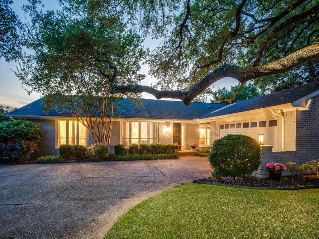 Photo of 1804 S Lakeshore Drive, Rockwall, TX 75087 (MLS # 21234197)