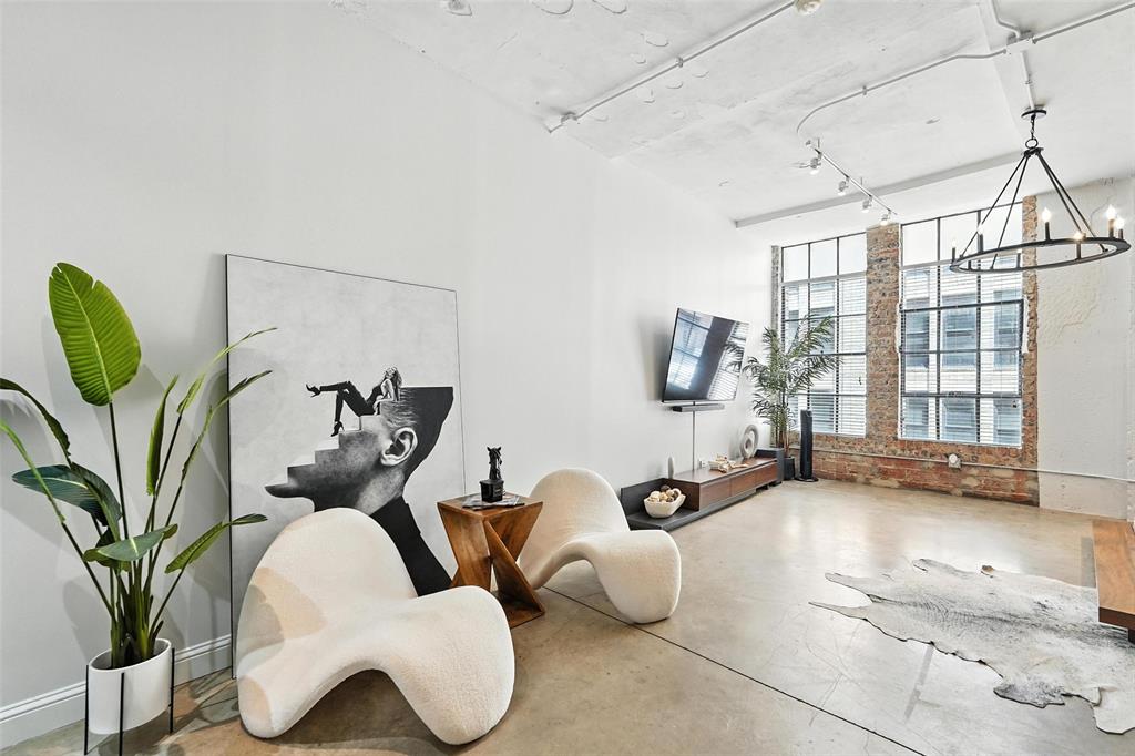 Soco Urban Loft Condo - Residential Lease