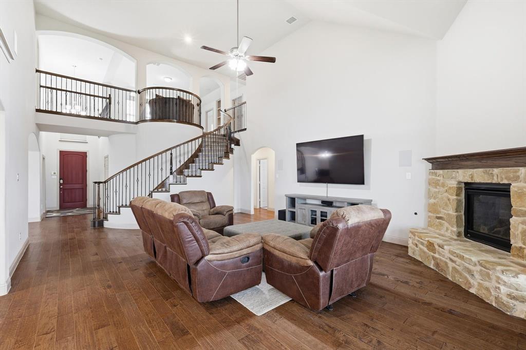 8700 Treehouse Court