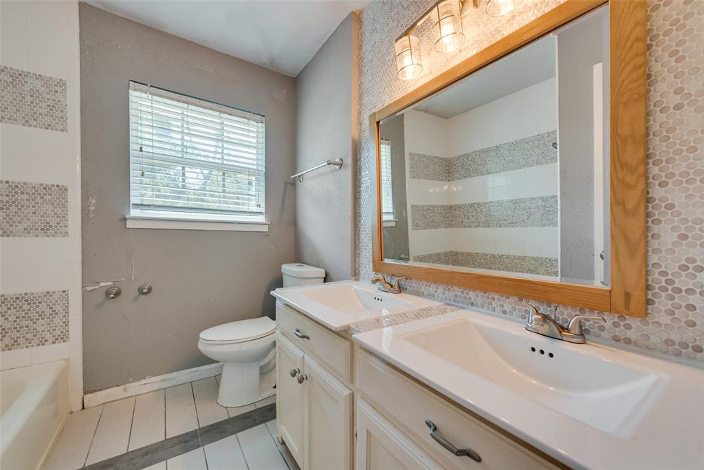 North Richland Hills, Texas 76180, United States, 3 Bedrooms Bedrooms, ,2 BathroomsBathrooms,Residential,Contingent,15797