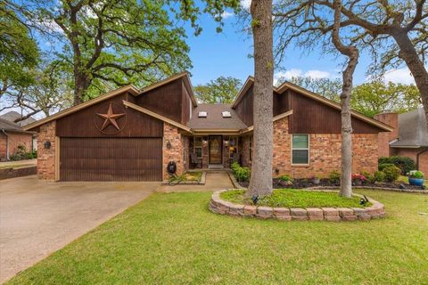 826 Lake Forest Court Grapevine TX 76051