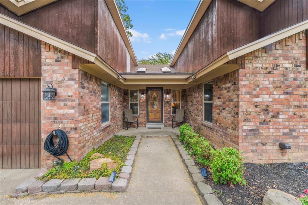 826 Lake Forest Court