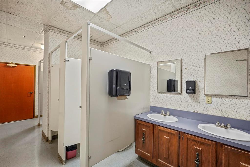 None - Commercial Lease