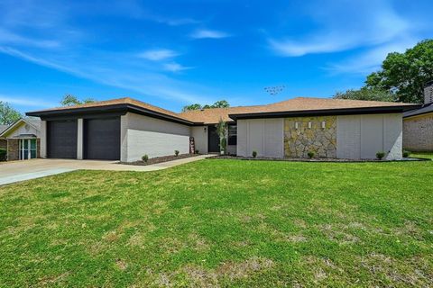3813 Fox Hollow Drive Bedford TX 76021