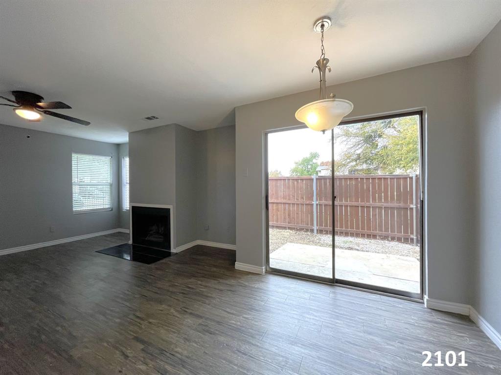 2101 Knoll Crest Drive 2101, 2103, 2105, 2107