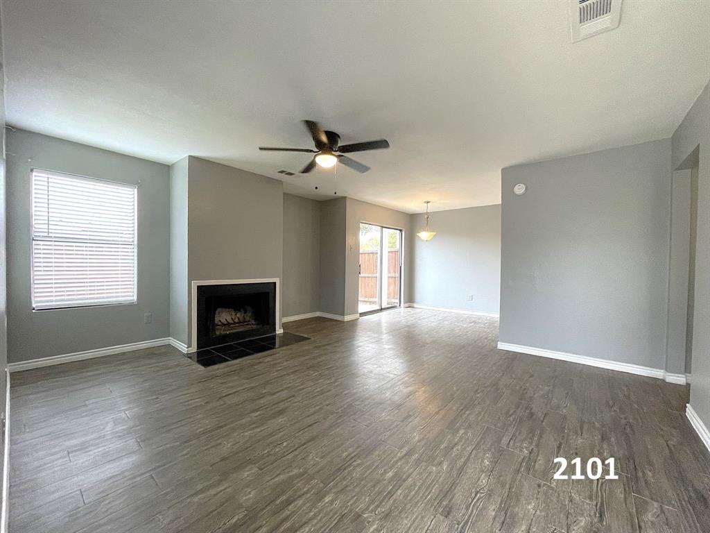 2101 Knoll Crest Drive 2101, 2103, 2105, 2107