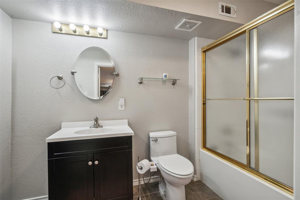 Benbrook, Texas 76126, United States, 2 Bedrooms Bedrooms, ,2 BathroomsBathrooms,Residential,Pending,143993