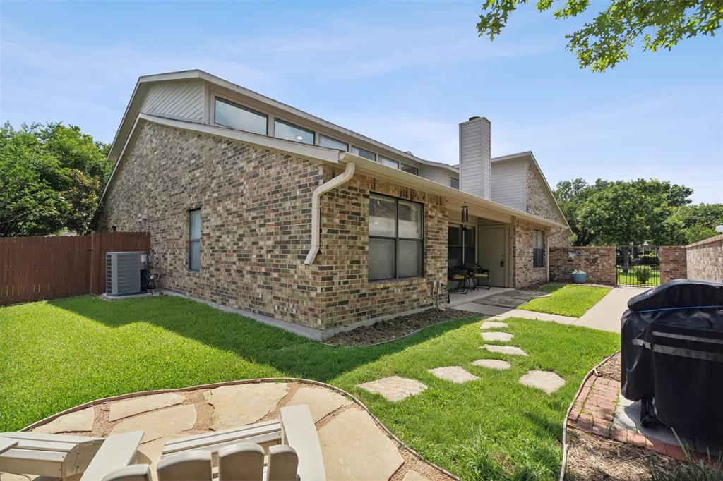 Benbrook, Texas 76126, United States, 2 Bedrooms Bedrooms, ,2 BathroomsBathrooms,Residential,Pending,143993