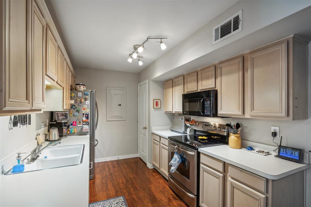 Benbrook, Texas 76126, United States, 2 Bedrooms Bedrooms, ,2 BathroomsBathrooms,Residential,Pending,143993