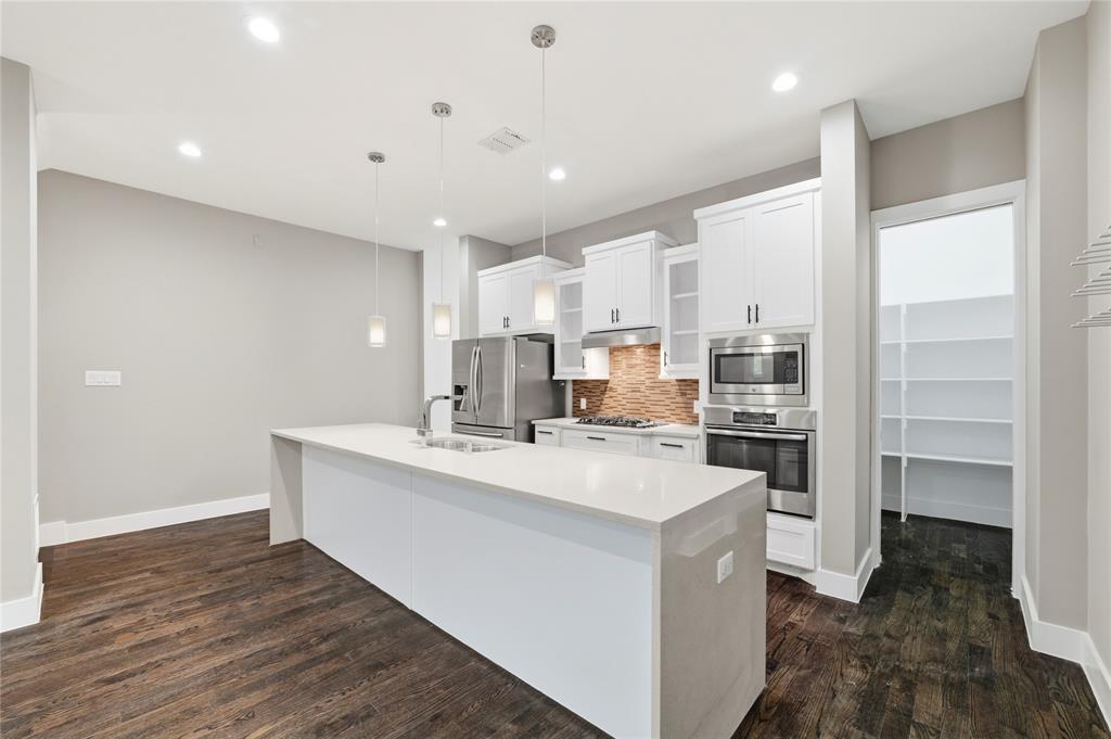 Flora Street Twnhms 01 - Residential