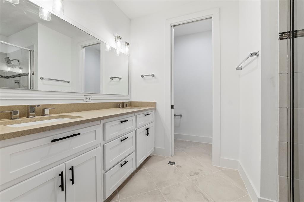 Flora Street Twnhms 01 - Residential