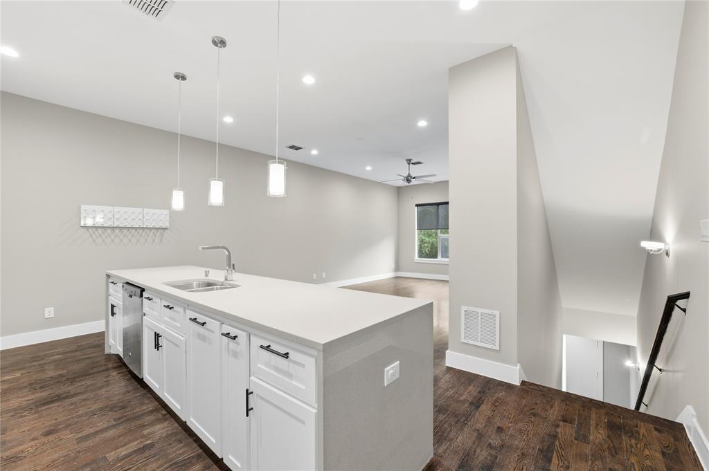 Flora Street Twnhms 01 - Residential